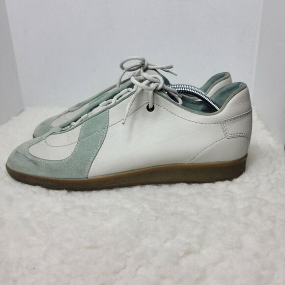 Gucci Mens Lace Up Sneaker Size 10 WHT Gray Suede White Leather 111 6091 - Picture 3 of 10